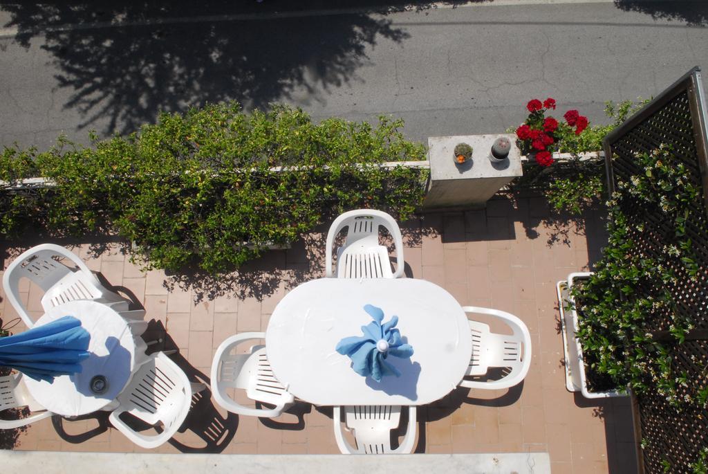 La Pergola Private Parking Hotel Vezzano Ligure Exterior photo